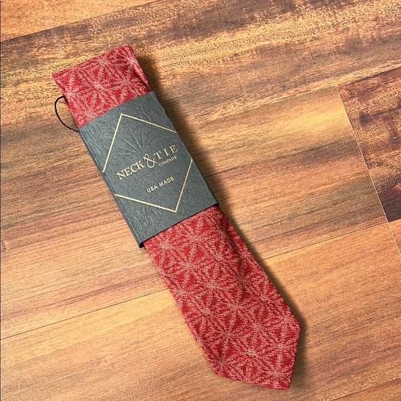Neck & Tie Luxury Hand Sewn Red Patterned Men's Tie NWT - Picture 2 of 6